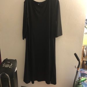 CHAPS Long Sleeve Black Shift Dress